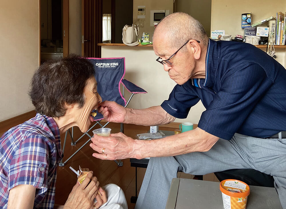 「大きく口をあけて」